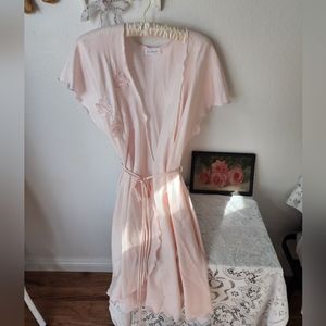 Vintage pink satin flower robe size Small Perfect for Wedding